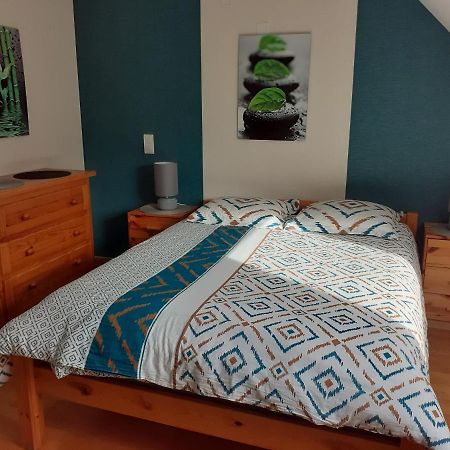 Chambre Au Nuit Etoile Et Jacuzzi Prive Bed & Breakfast Pleuven ภายนอก รูปภาพ