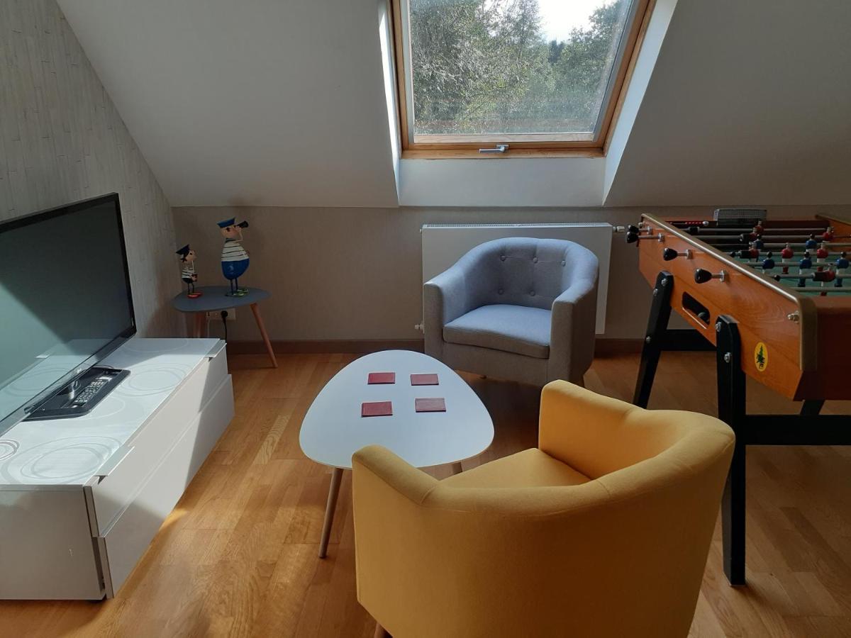 Chambre Au Nuit Etoile Et Jacuzzi Prive Bed & Breakfast Pleuven ภายนอก รูปภาพ